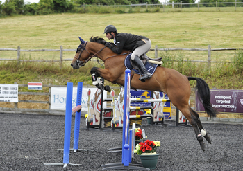 EQUILIBRIUM Products Senior Discovery Second Round at Pyecombe Horse Show EQUILIBRIUM Products Senior Discovery Second Round at Pyecombe Horse Show